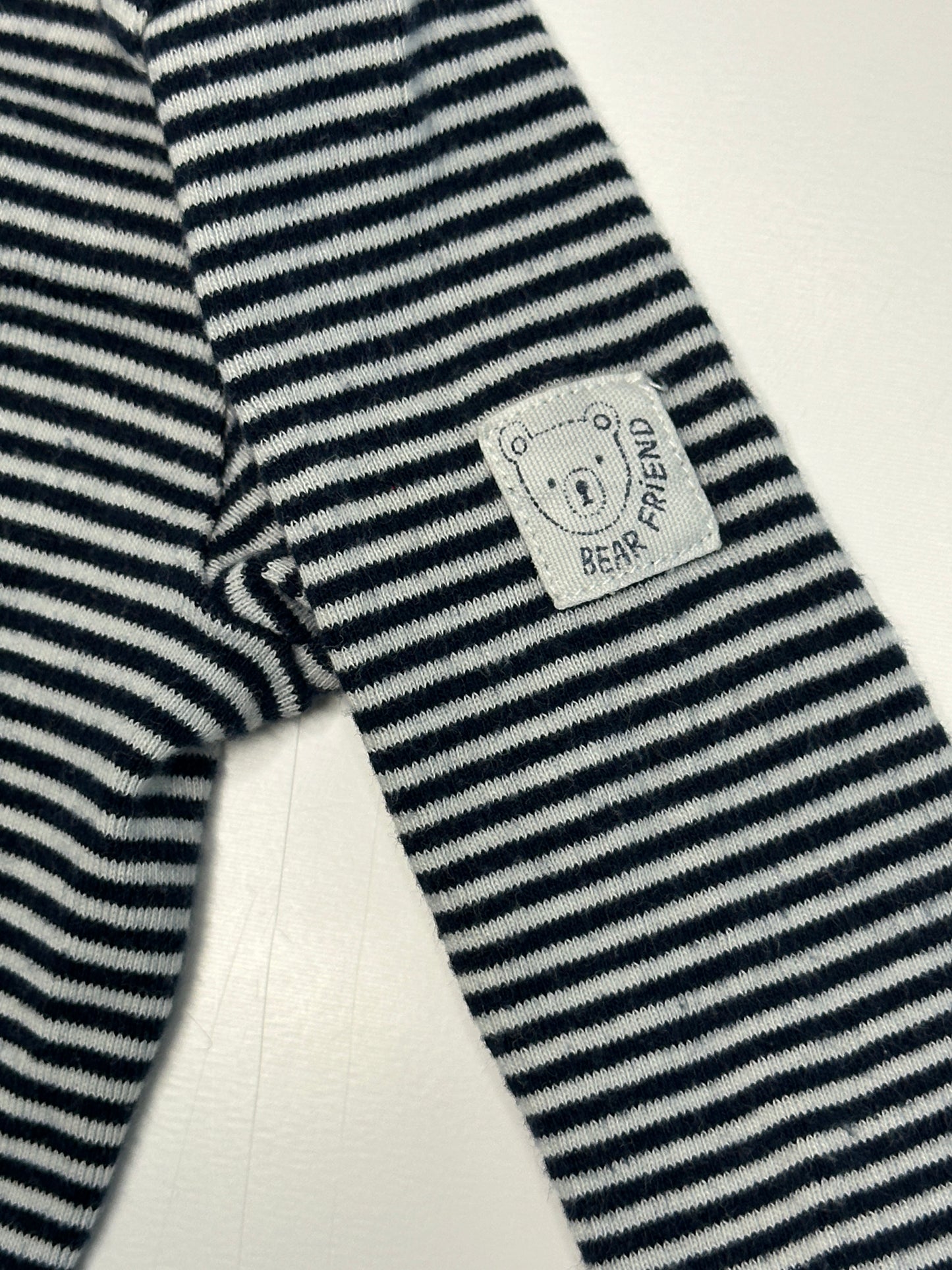 Strampler gestreift Gr. 50/56