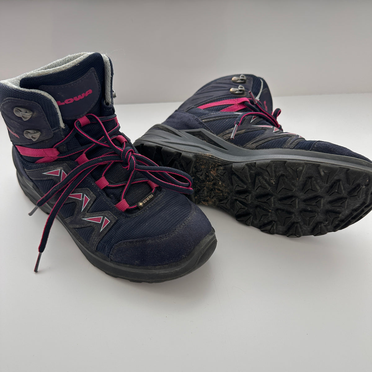 Lowa Innox Pro GTX Mid JR Wanderschuhe Dunkelblau/Pink – Gr. 35