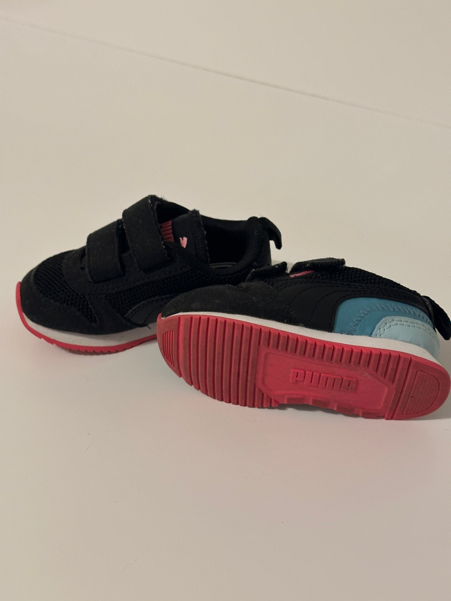 Schuhe mit Klettverschluss Gr. 21