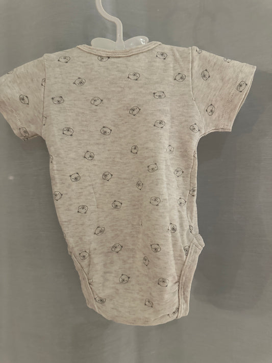 Kurzarmbody mit Bären