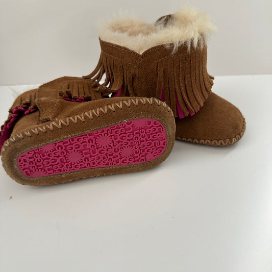 UGG Boots Braun mit Fransen & Lammfell Gr. 20.5