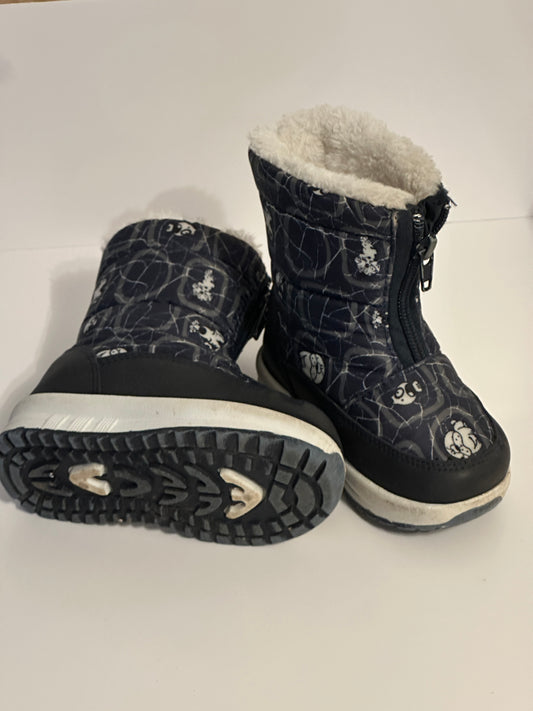 Gefütterte Winterstiefel Gr. 23
