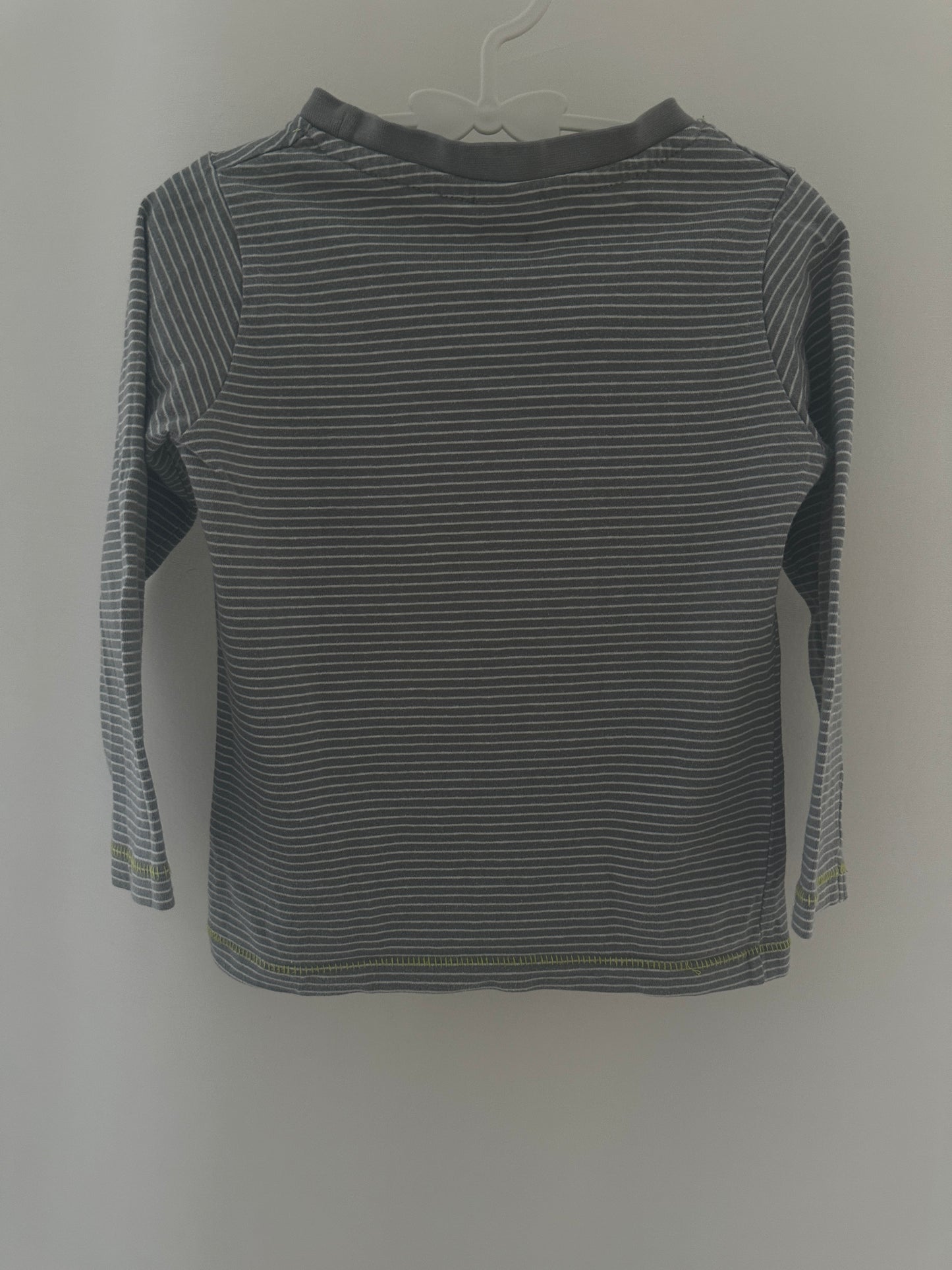 Pullover mit Feuerwehrauto Gr. 92