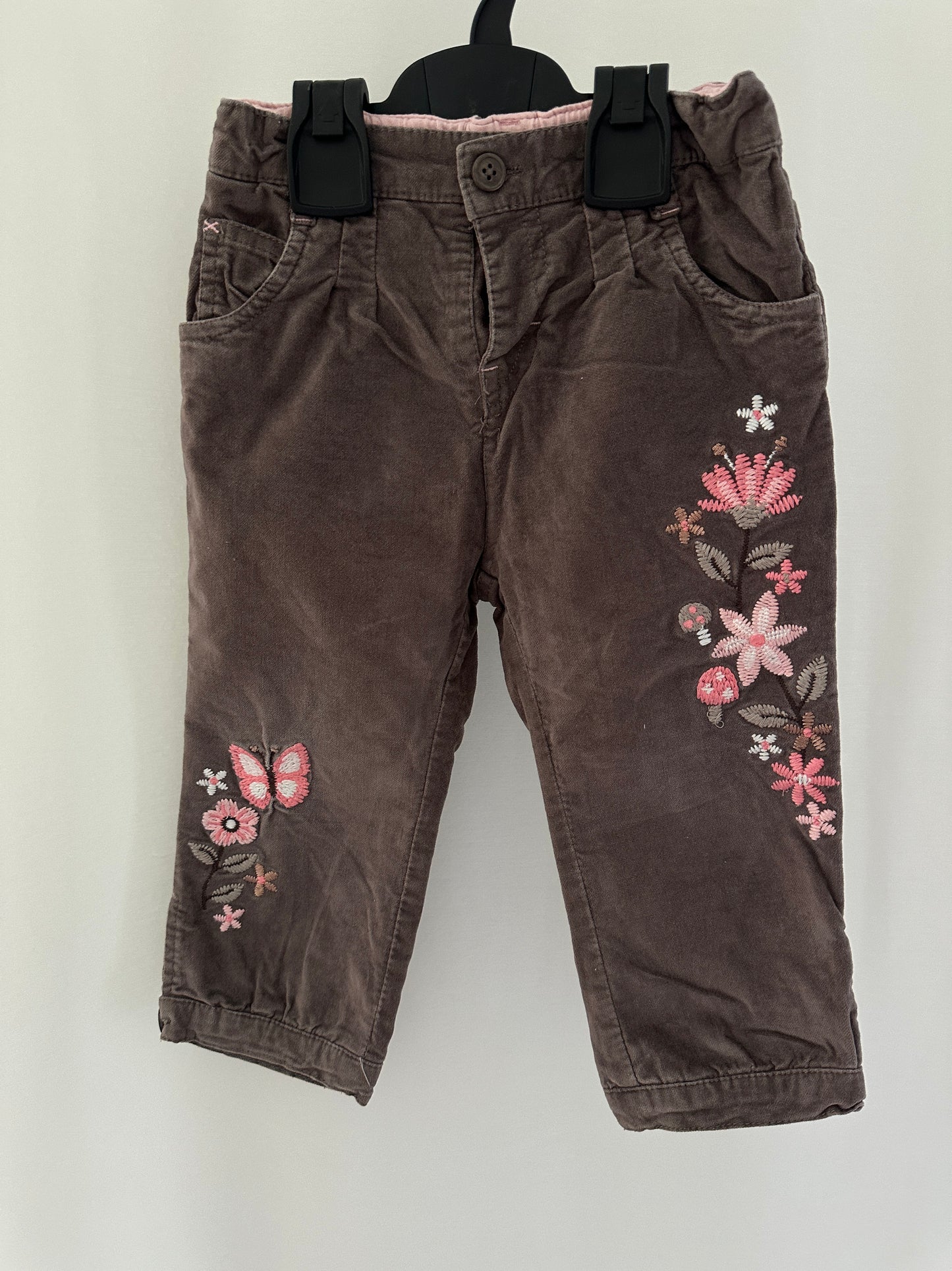 Hose lang, gefüttert mit Blumen Gr. 86