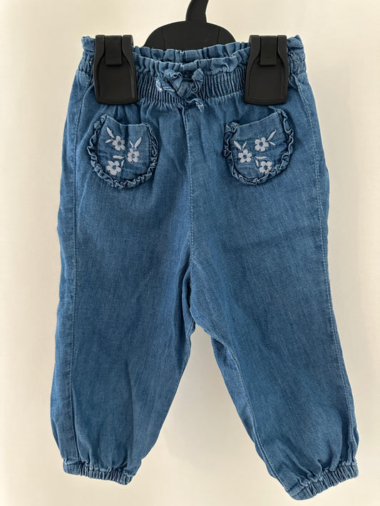 Hose mit Blümchen Gr. 80/86