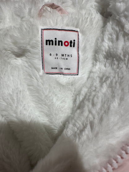 Overall Winter mit Katze