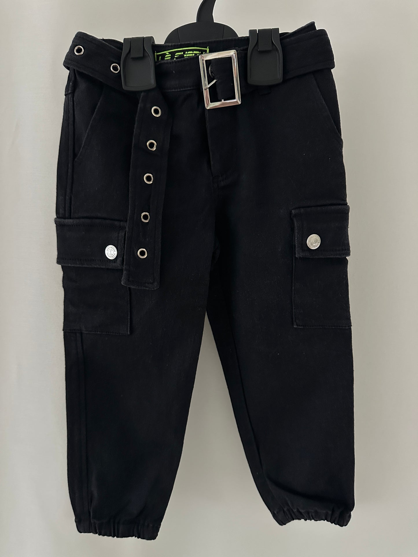 Lange Hose mit Gurt Gr. 104