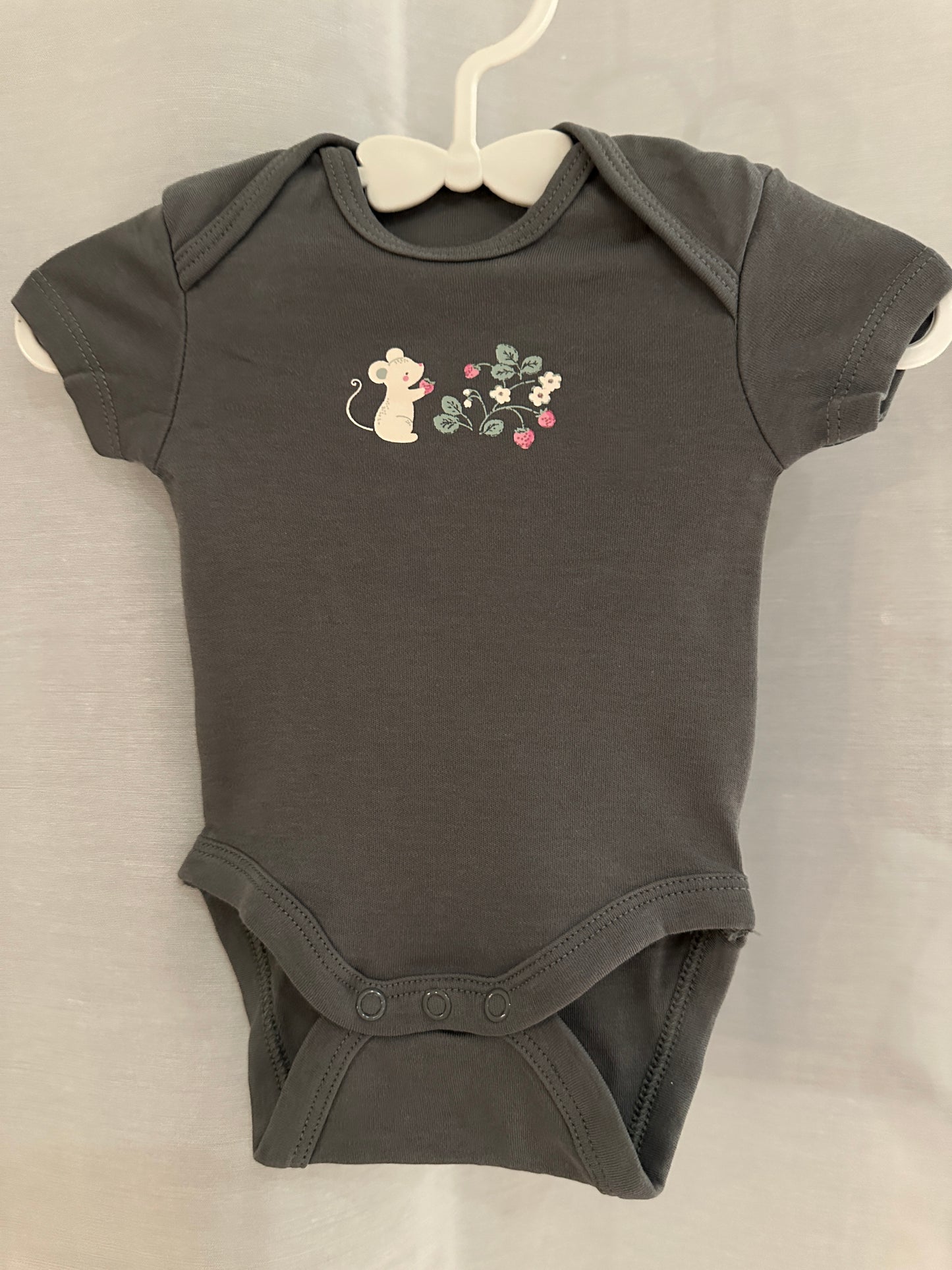 Kurzarmbody mit Maus