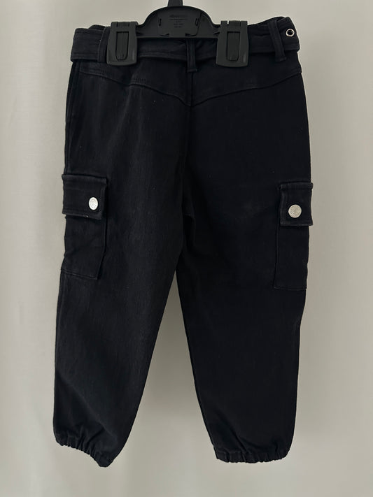 Lange Hose mit Gurt Gr. 104