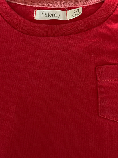 T-Shirt in rot Gr. 92/98