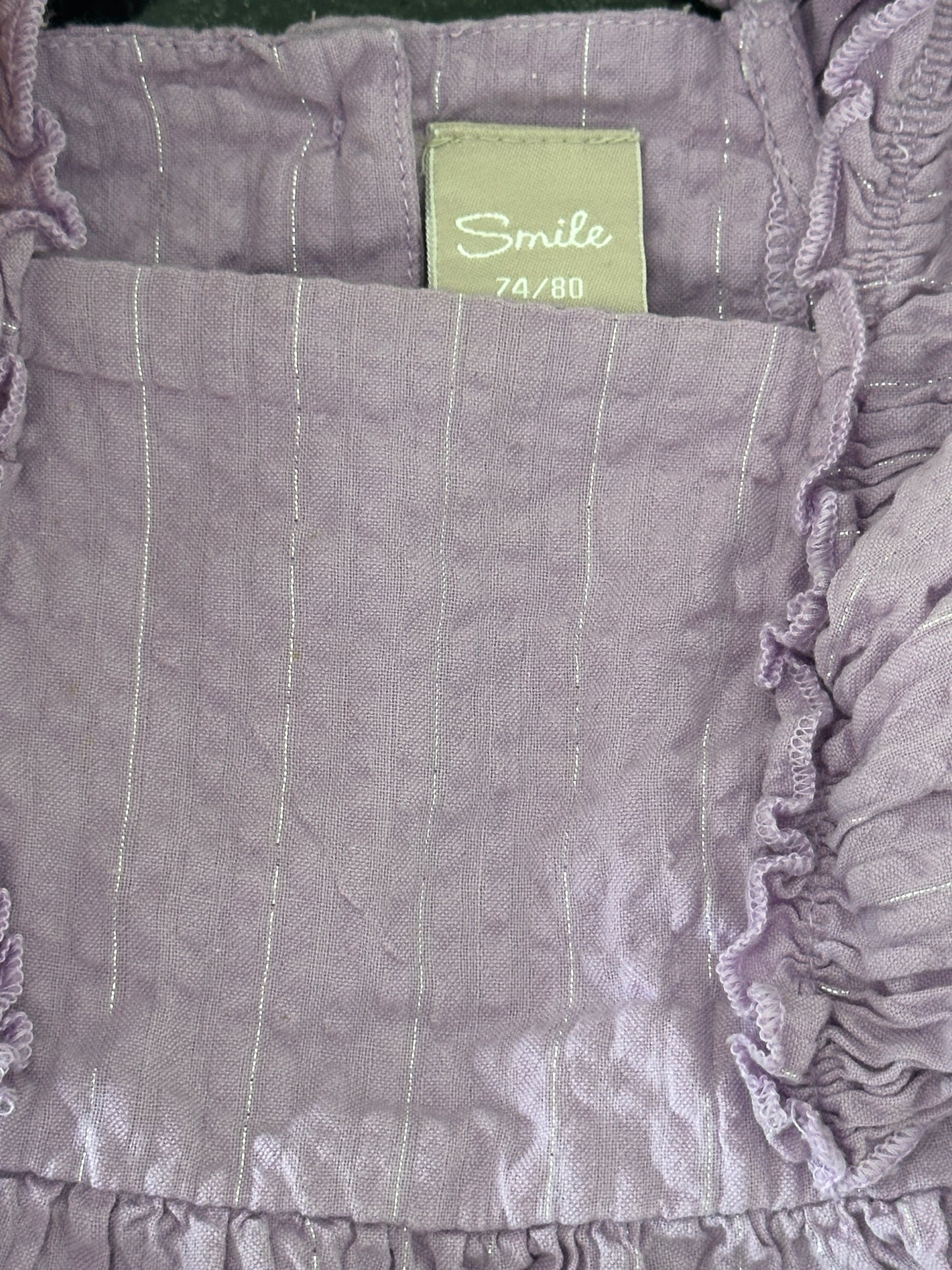 Lila Kleid mit Knöpfen Gr. 74/80