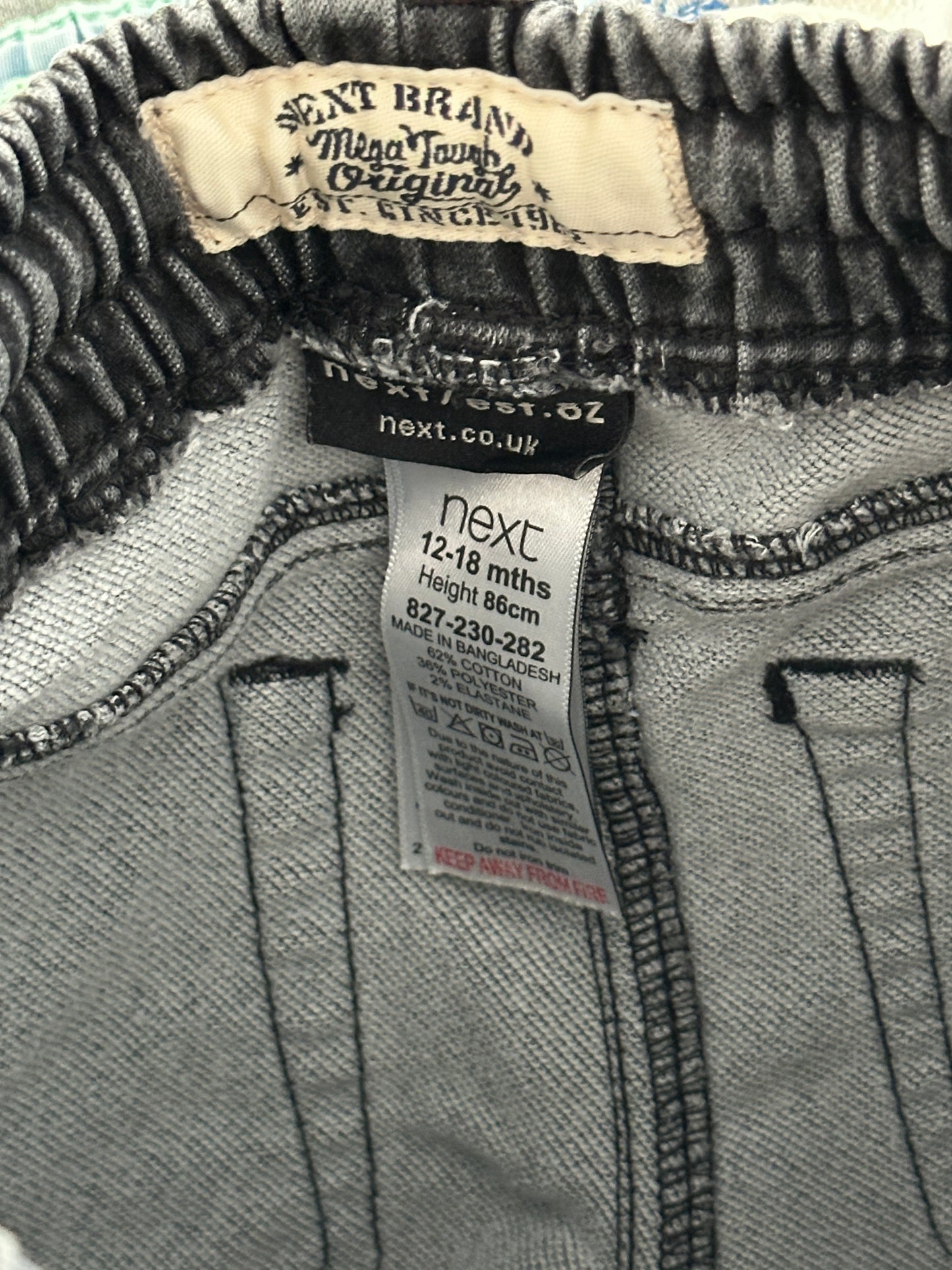 Kurze Hose / Shorts mit Bändeli Gr. 86