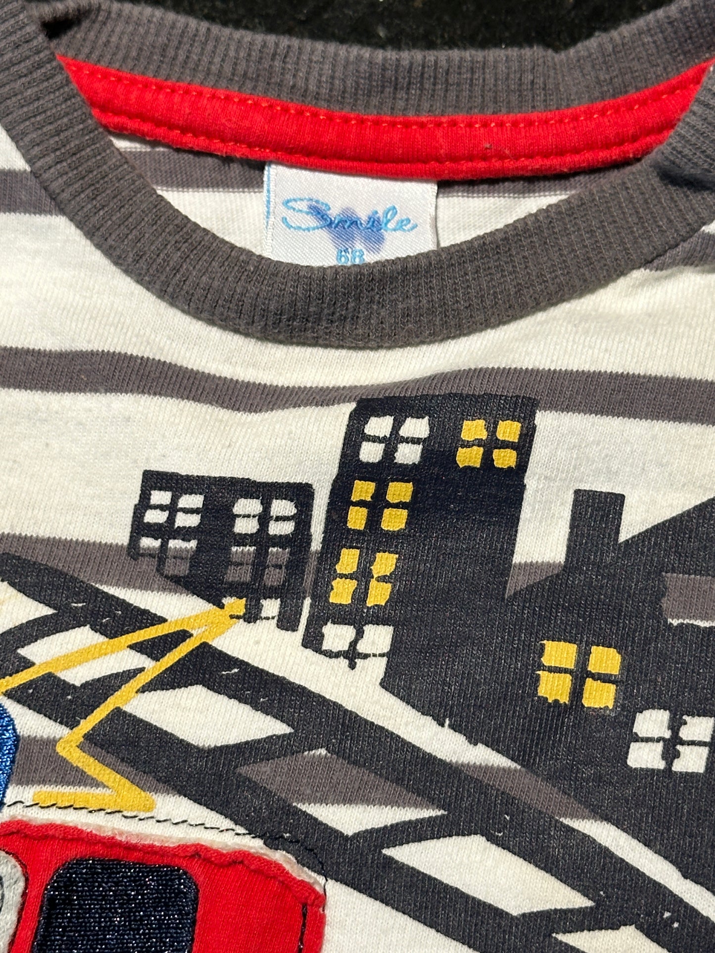 Pullover mit Feuerwehrauto Gr. 68