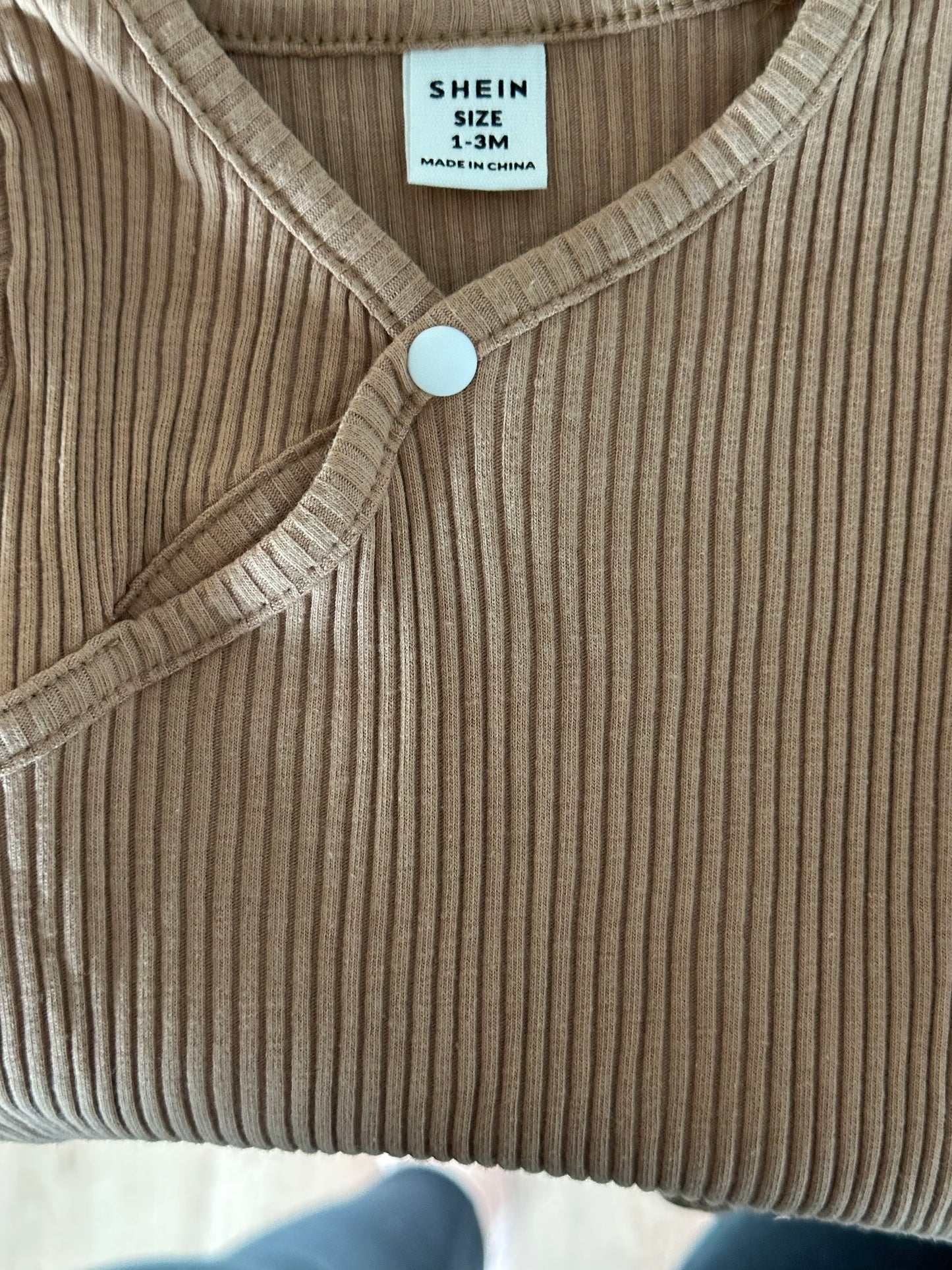 Strampler langarm mit Knöpfen 1-3 Monate