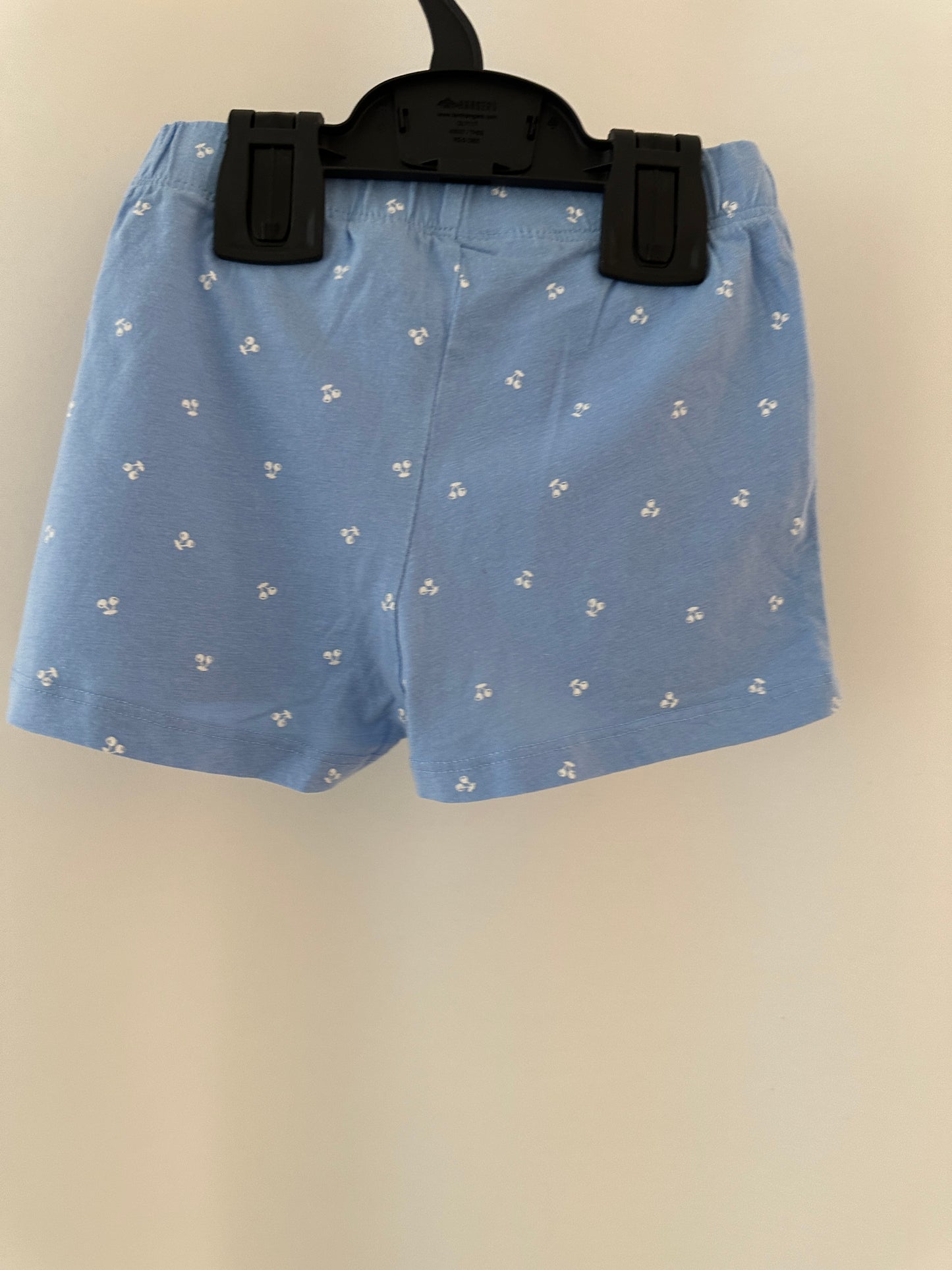 Zweiteiler Sommerset mit kleinen Kirschen