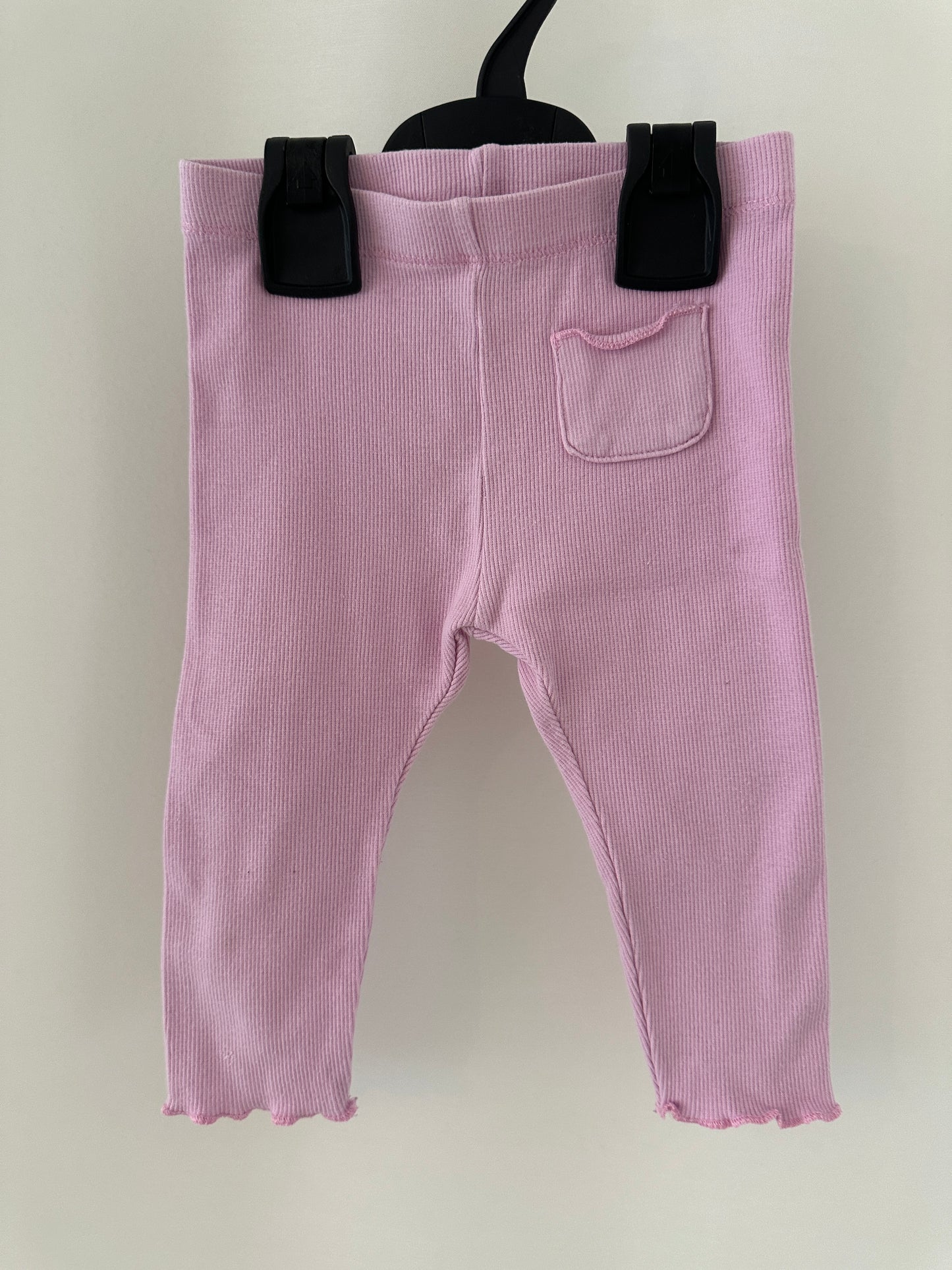 Stoffhose mit kleiner Tasche