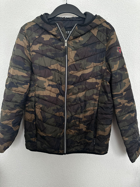 Winterjacke mit Militärmuster GUESS Gr. 164/S