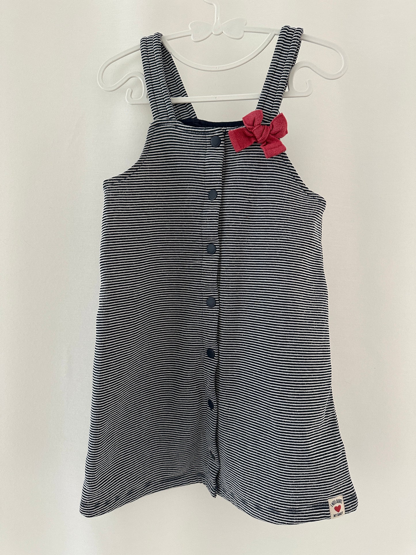 Kleid mit Träger und roter Schlaufe Gr. 98