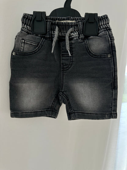 Kurze Hose / Shorts mit Bändeli Gr. 86