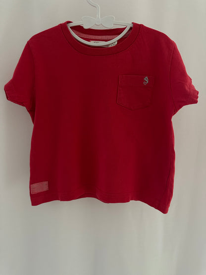 T-Shirt in rot Gr. 92/98