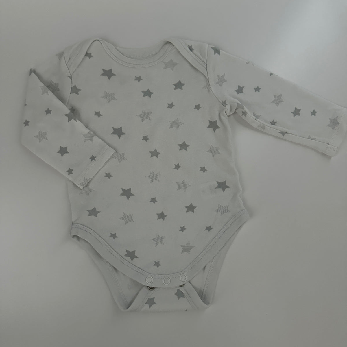 Baby Club Langarmbody Gr. 68 Weiß mit Sternen