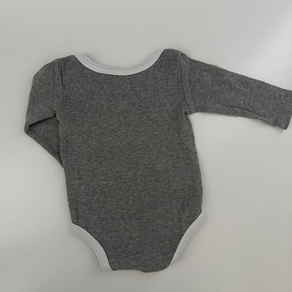 Nike Baby Langarmbody Gr. 50–68 Grau mit Logo