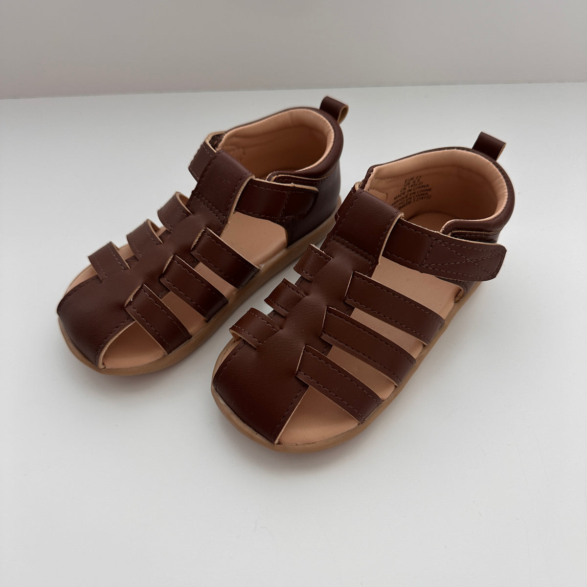H&M Kinder Sandalen in Braun Gr. 23
