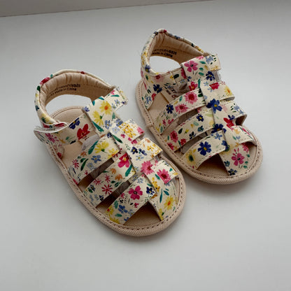Next Baby Sandalen mit Blumenprint – Gr. 6–12 Monate
