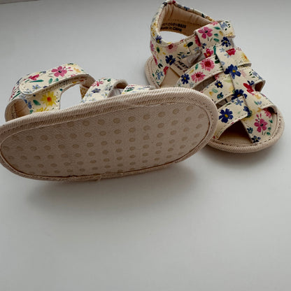 Next Baby Sandalen mit Blumenprint – Gr. 6–12 Monate