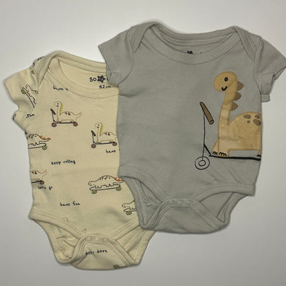 2er Set Kurzarmbodys mit Dino-Motiv Gr. 62