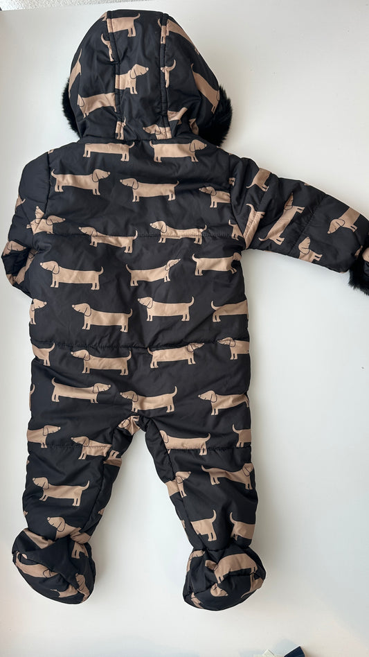 Myleene Klass Baby Schneeanzug mit Dackel-Motiv | Gr. 68/74