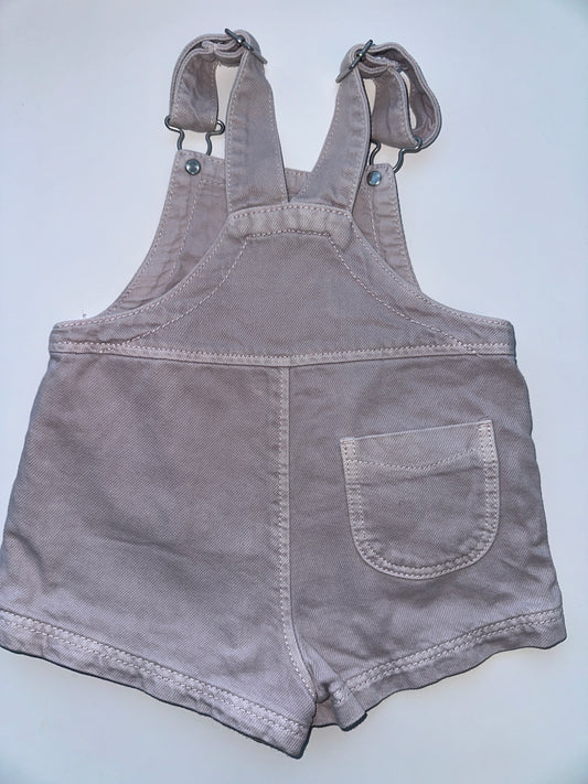 ZARA kurze Latzhose aus Baumwolle – Grösse 86