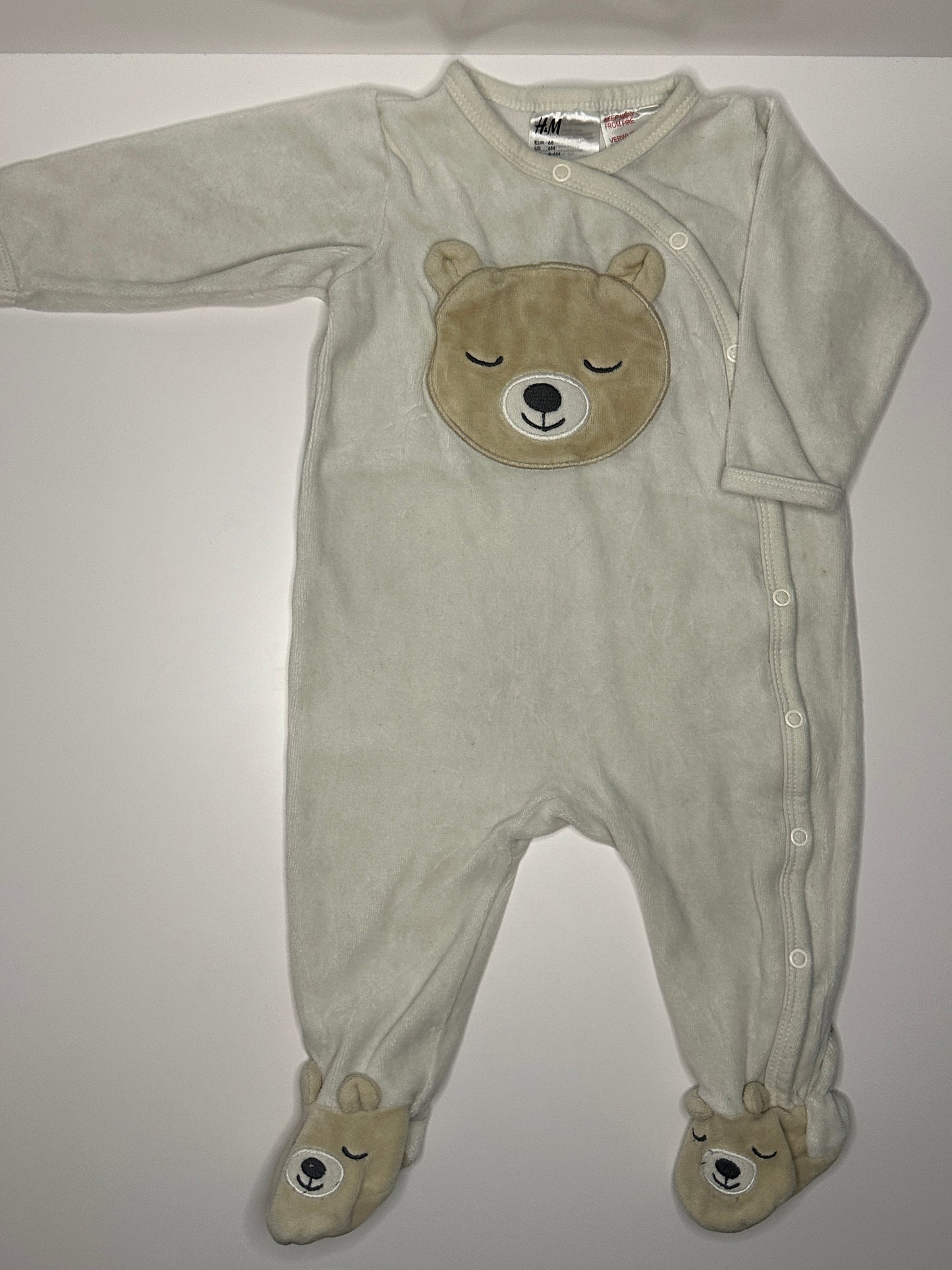 Babystrampler mit Bärenmotiv Gr. 62