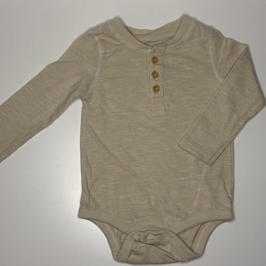 Langarmbody mit Holzknöpfen Gr. 74