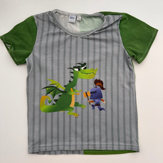 T-Shirt mit Drache & Ritter in Grau-Grün – Gr. 98/104