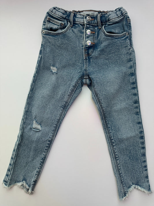 ZARA Baby Jeans mit Destroyed-Details – Grösse 98