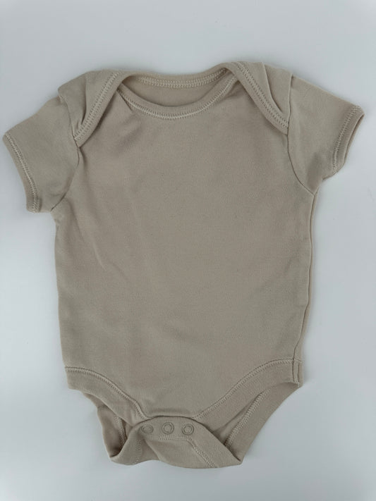 Ergee Baby Body Beige Kurzarm Gr. 68