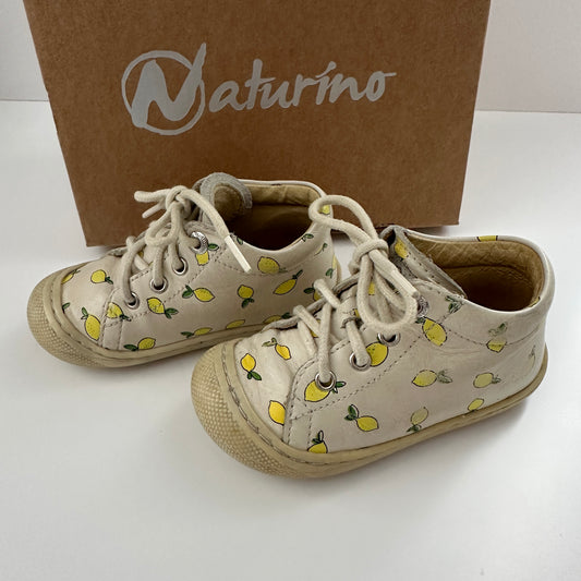 Naturino Leder Schuhe Weiss Zitronenprint Gr. 21