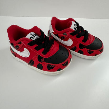 Nike Sneaker Rot Schwarz Gr. 17
