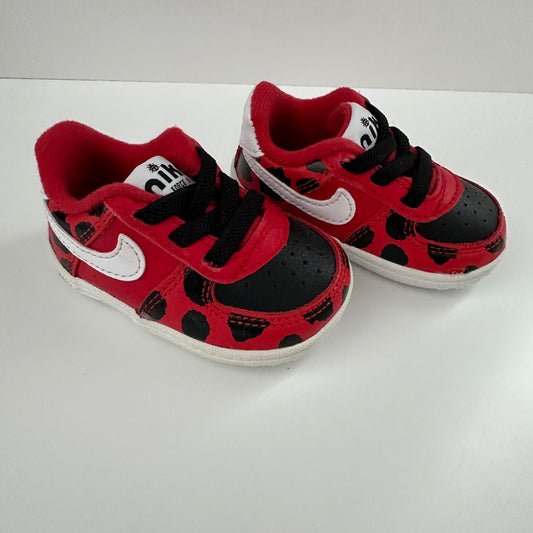 Nike Sneaker Rot Schwarz Gr. 17