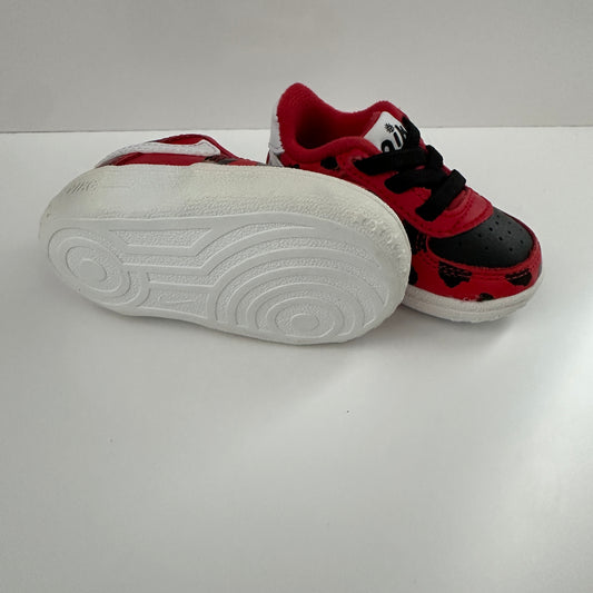 Nike Sneaker Rot Schwarz Gr. 17