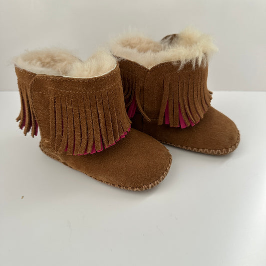 UGG Boots Braun mit Fransen & Lammfell Gr. 20.5