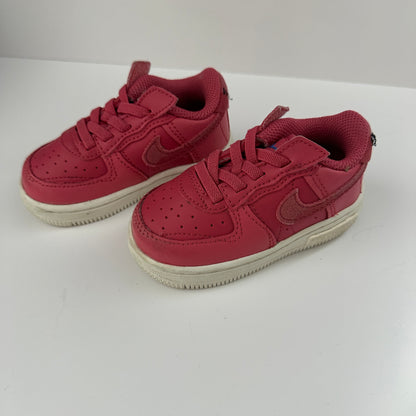 Nike Kinder Sneaker Rot Klett Gr. 22/23