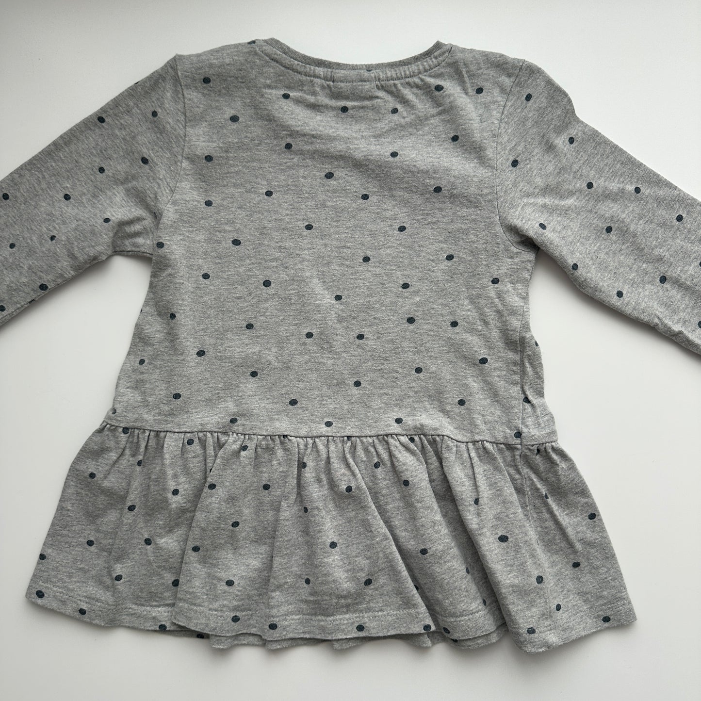Smile Kleid Grau Gepunktet Gr. 98 – Langarm mit Volantsaum