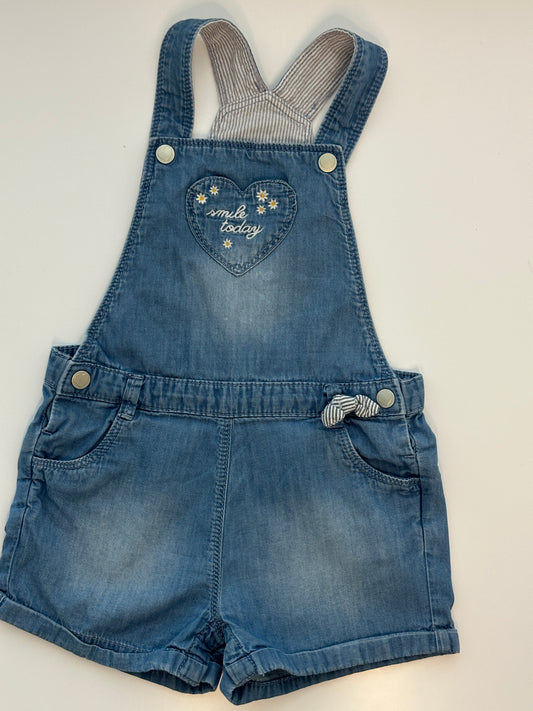 C&A Baby Club Jeans-Latzhose mit Herzdetails – Grösse 92