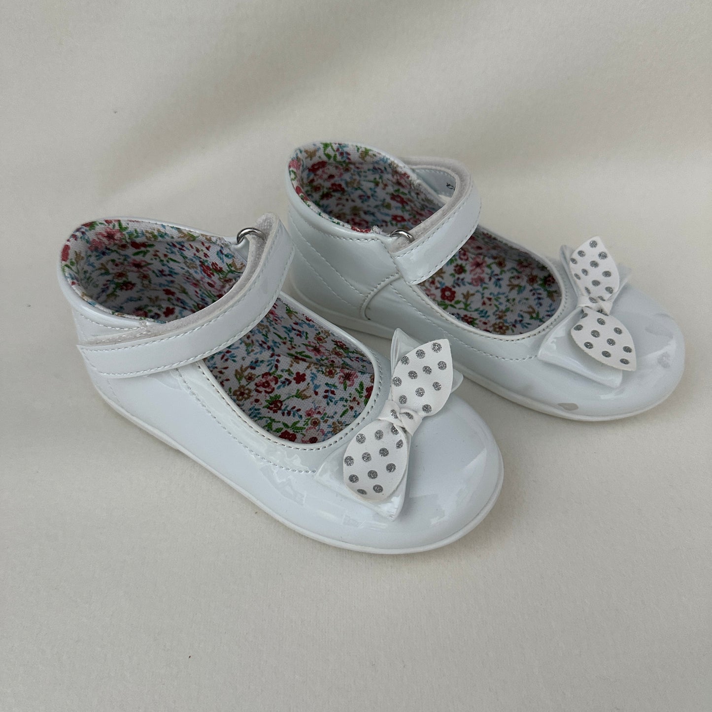 Festliche Mädchen Ballerinas Weiss mit Schleife Gr. 21