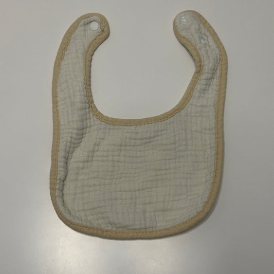 Lätzchen mit Regenbogen-Motiv