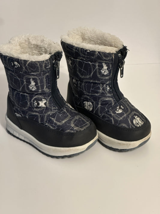Gefütterte Winterstiefel Gr. 23