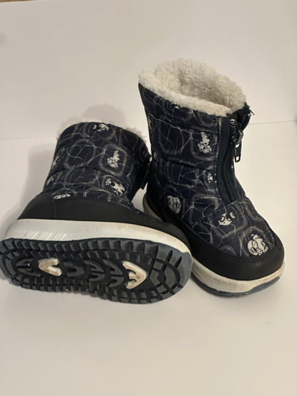 Gefütterte Winterstiefel Gr. 23