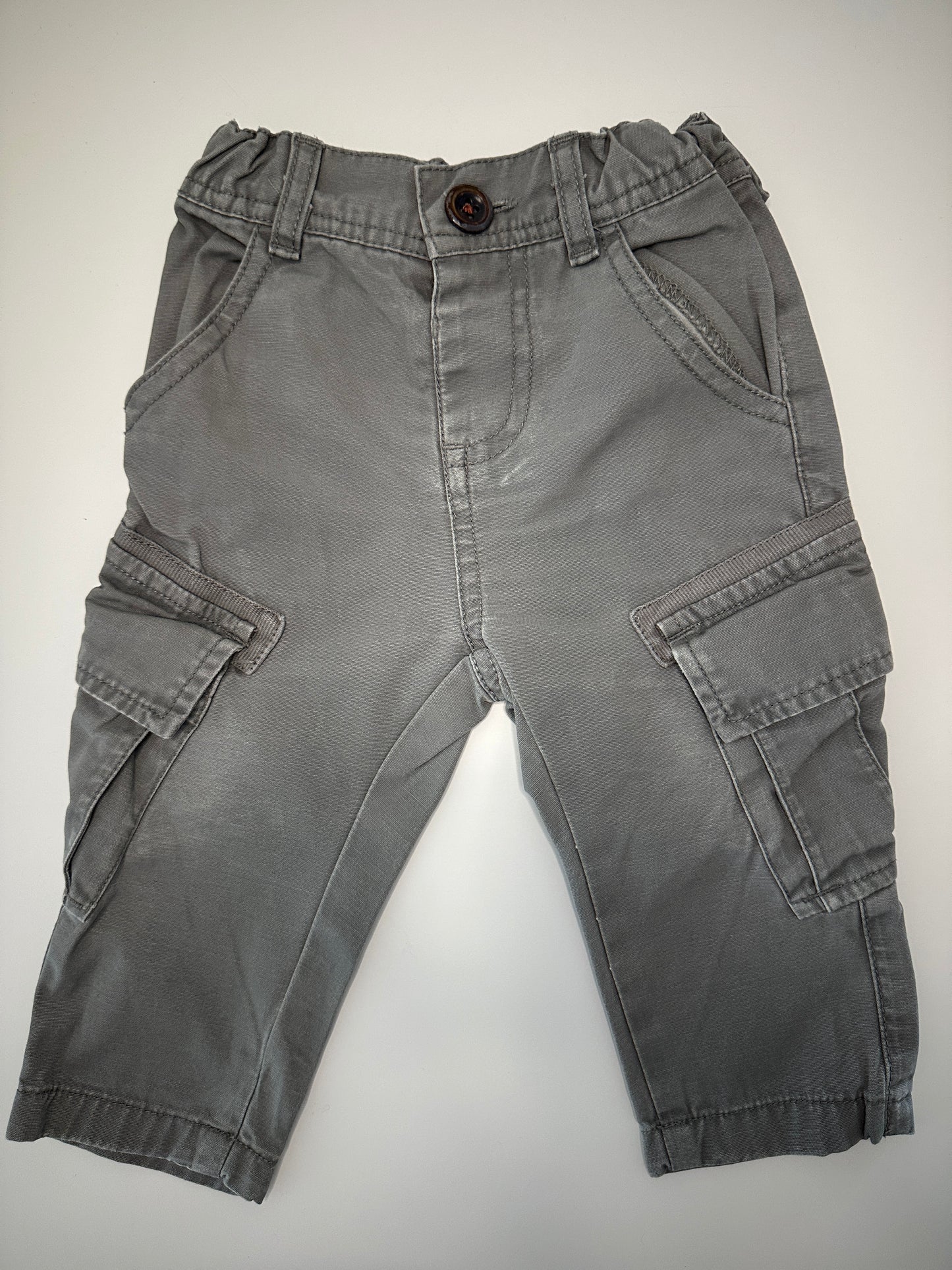 Graue Baby-Cargohose Gr. 68